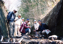 ��������